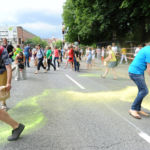 Kunsthappening Autofreie Isar auf der Ludwigsbrücke, Münchner machen die Brücke farbig, 21.Juli 2019 , Copyright : Foto : Stephan Rumpf
