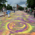 Kunsthappening Autofreie Isar auf der Ludwigsbrücke, Münchner machen die Brücke farbig, 21.Juli 2019 , Copyright : Foto : Stephan Rumpf