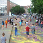 Kunsthappening Autofreie Isar auf der Ludwigsbrücke, Münchner machen die Brücke farbig, 21.Juli 2019 , Copyright : Foto : Stephan Rumpf