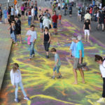 Kunsthappening Autofreie Isar auf der Ludwigsbrücke, Münchner machen die Brücke farbig, 21.Juli 2019 , Copyright : Foto : Stephan Rumpf